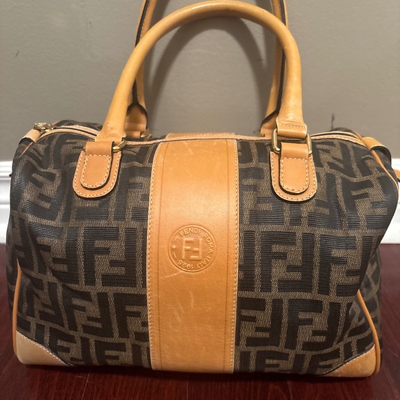 Fendi monogram  purse authentic excellent condition - Picture 1 of 13